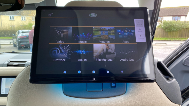 Land Rover Defender 3.0 D250 SE 90 3dr Auto Diesel Estate